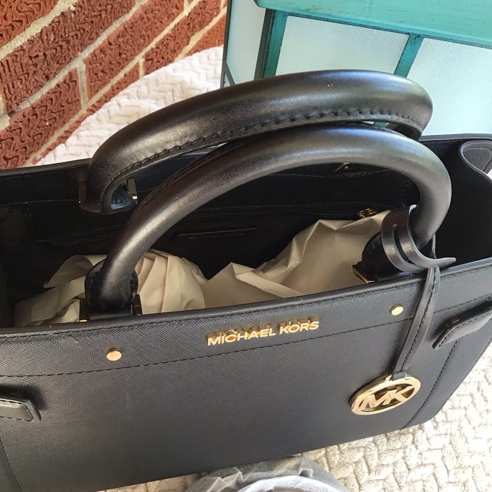 Michael kors leather satchel - Picture 5 of 15